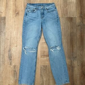 AMERICAN EAGLE DISTRESSED JEANS